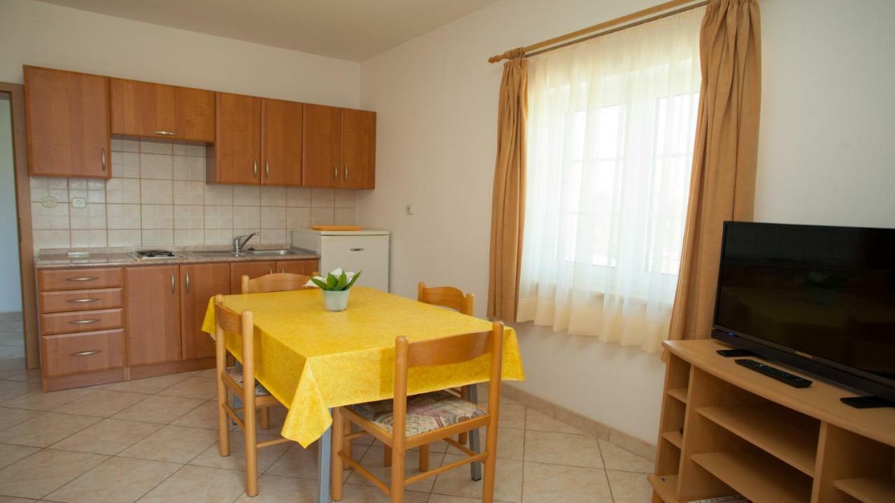 Apartments Basaca Pag Town Bagian luar foto