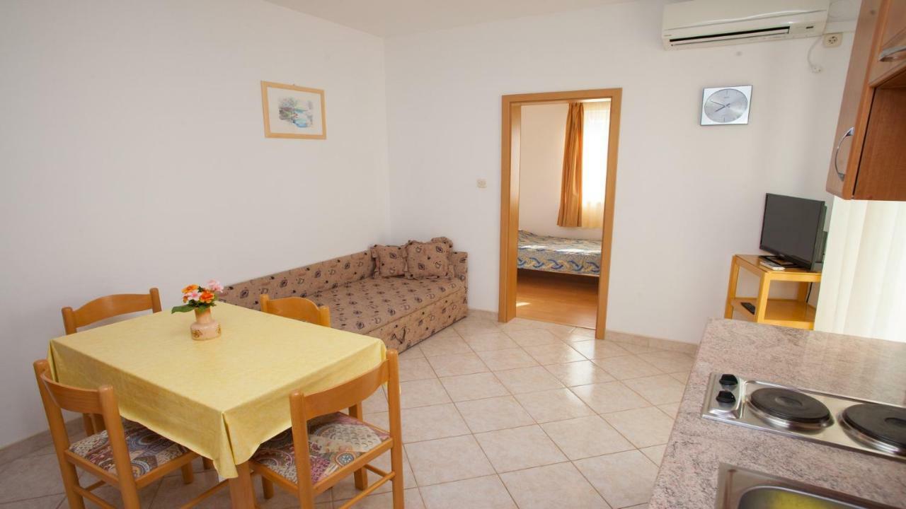 Apartments Basaca Pag Town Bagian luar foto